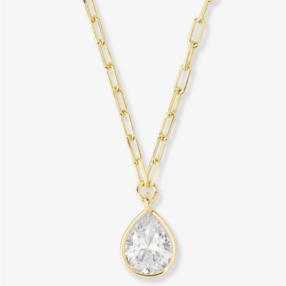 💜Melinda Maria Drop of Perfection Necklace
Gold|White Diamondettes